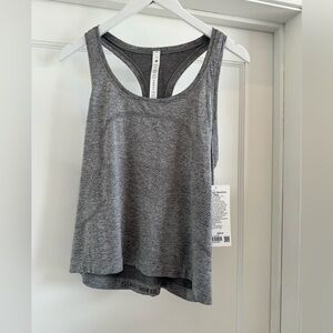 NWT lululemon Swiftly Tech Racerback Tank 2.0 Race Length in Slate/White.